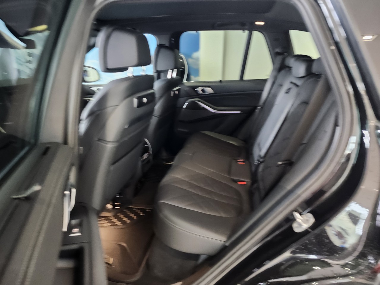 2025 BMW X5 - Image 13