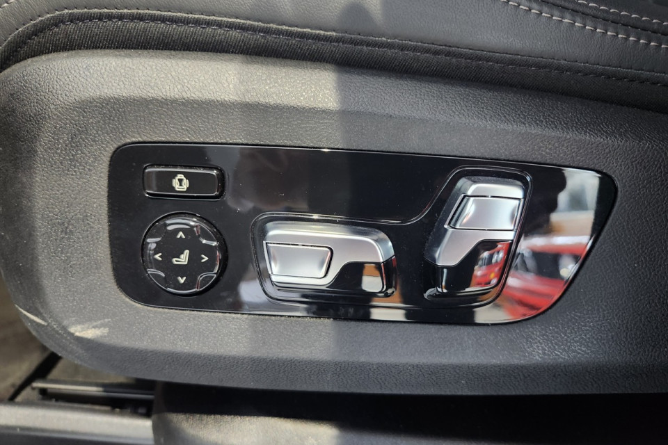 2025 BMW X5 - Image 14