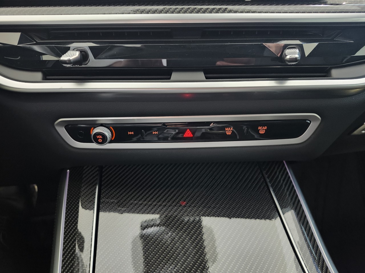 2025 BMW X5 - Image 21