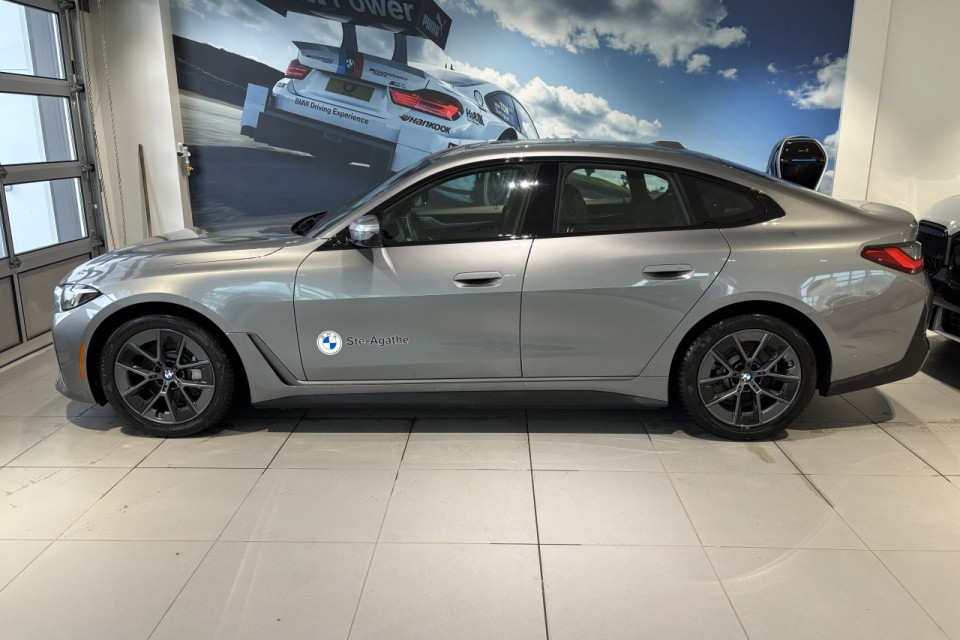 2025 BMW i4 - Image 2