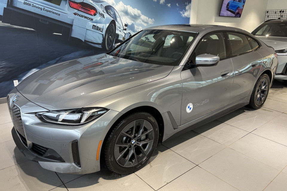 2025 BMW i4 - Image 1