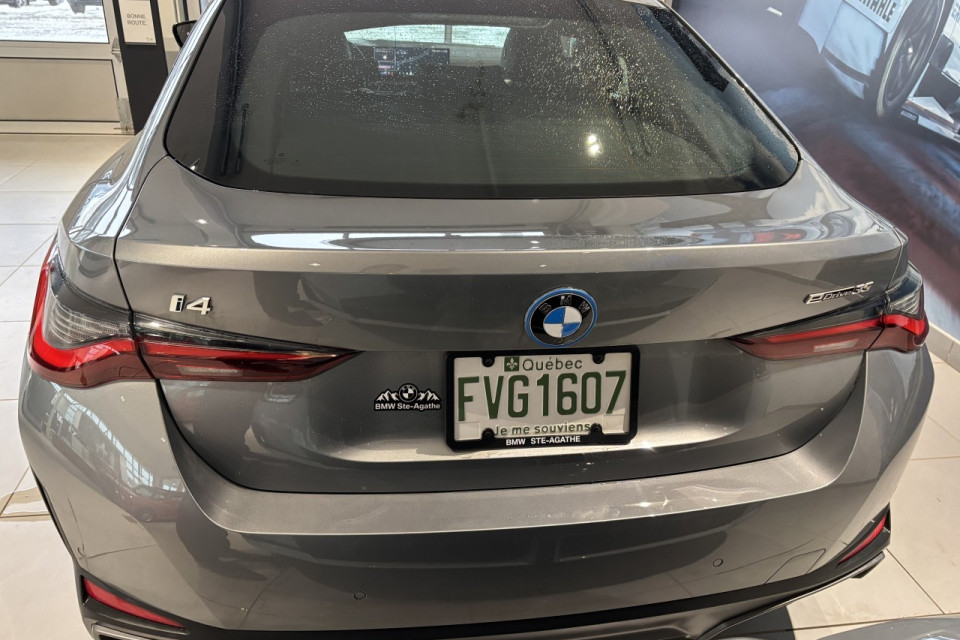 2025 BMW i4 - Image 5