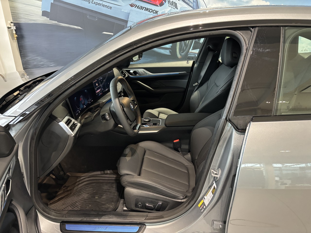 2025 BMW i4 - Image 10