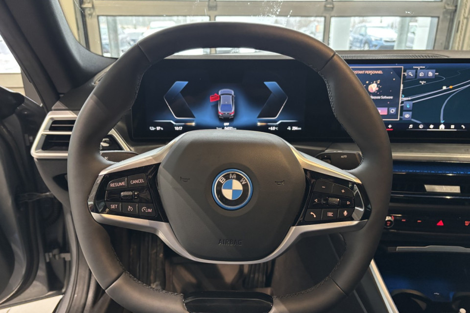 2025 BMW i4 - Image 12