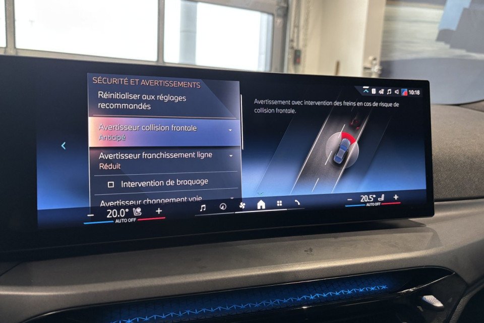 2025 BMW i4 - Image 17