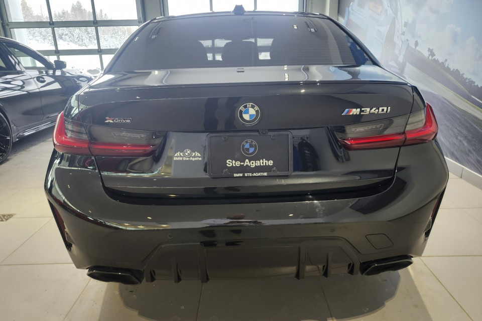 2024 BMW 3 Series - Image 5