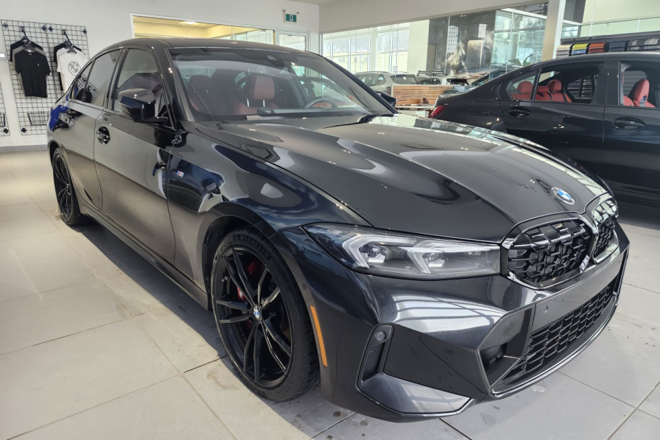 2024 BMW 3 Series - Image 9