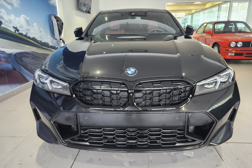 2024 BMW 3 Series - Image 10