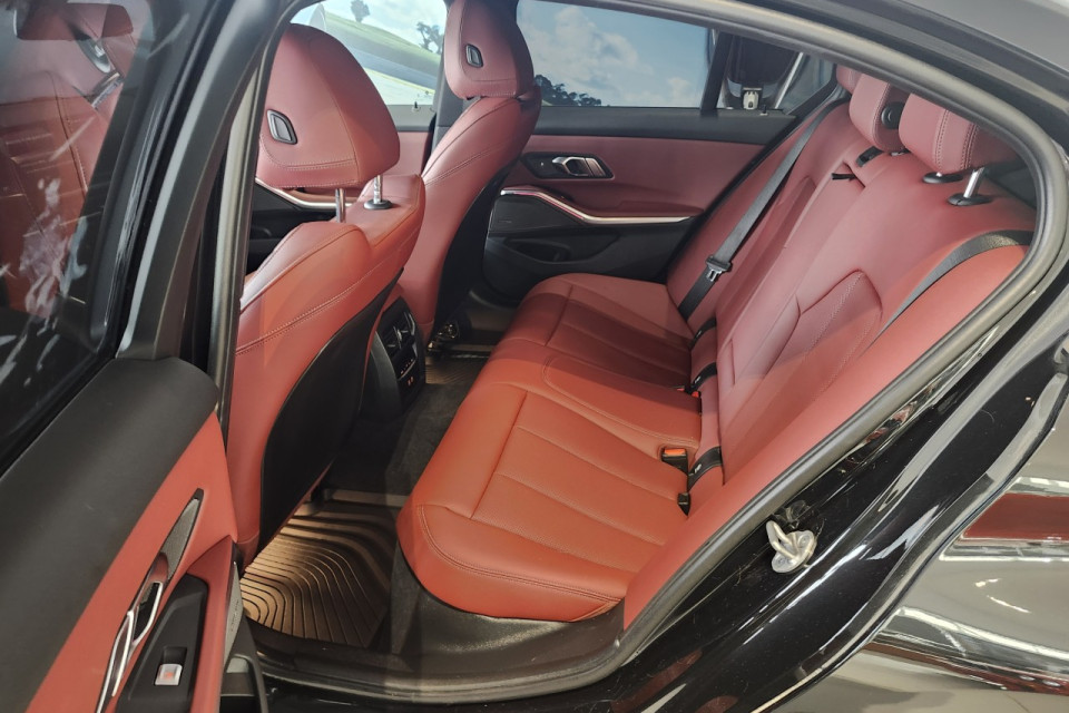 2024 BMW 3 Series - Image 14