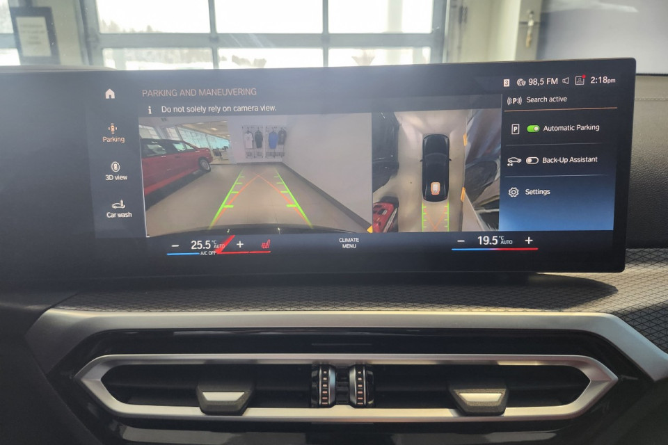 2024 BMW 3 Series - Image 19