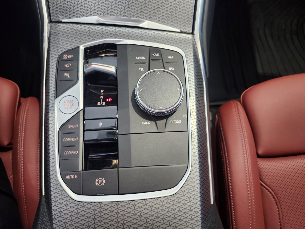 2024 BMW 3 Series - Image 20