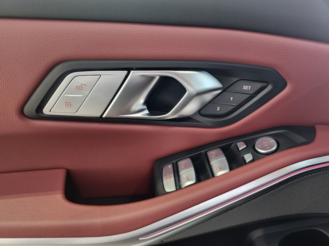 2024 BMW 3 Series - Image 21