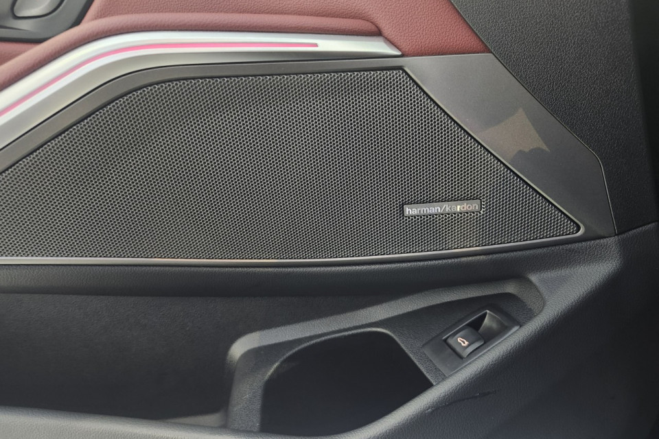 2024 BMW 3 Series - Image 22