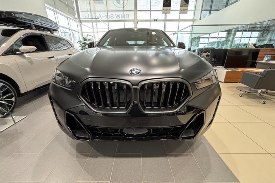 2026 BMW X6 - Image 12