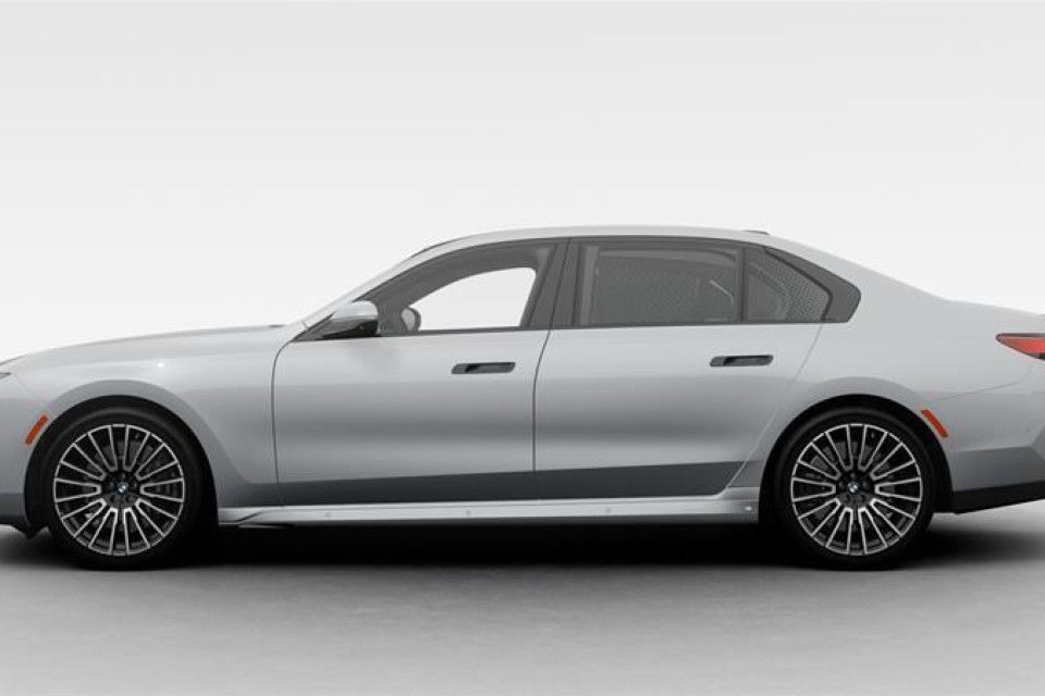 2026 BMW 760I - Image 4