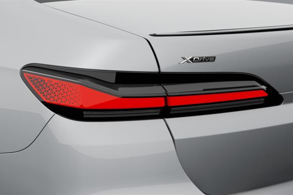 2026 BMW 760I - Image 7