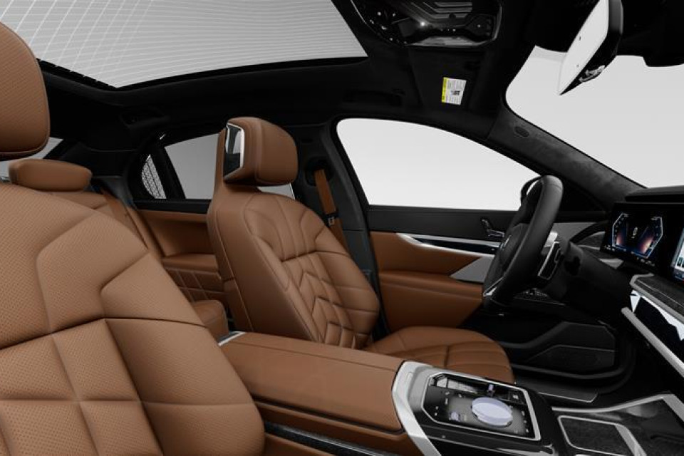 2026 BMW 760I - Image 12