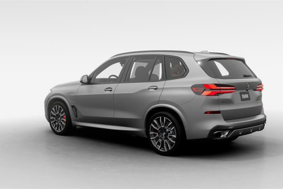 2026 BMW X5 - Image 2