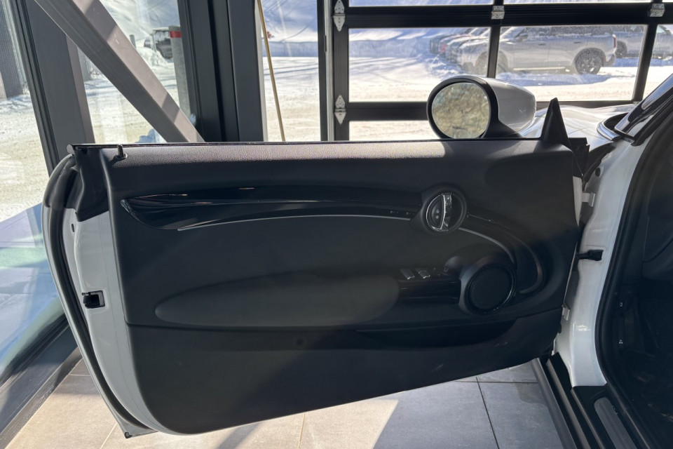 2024 Mini Cooper - Image 12