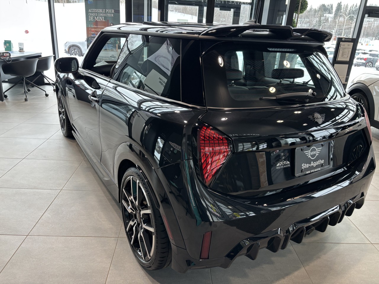 2025 MINI John Cooper Works - Image 4