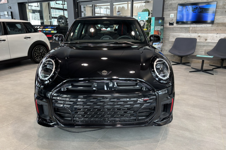 2025 MINI John Cooper Works - Image 9