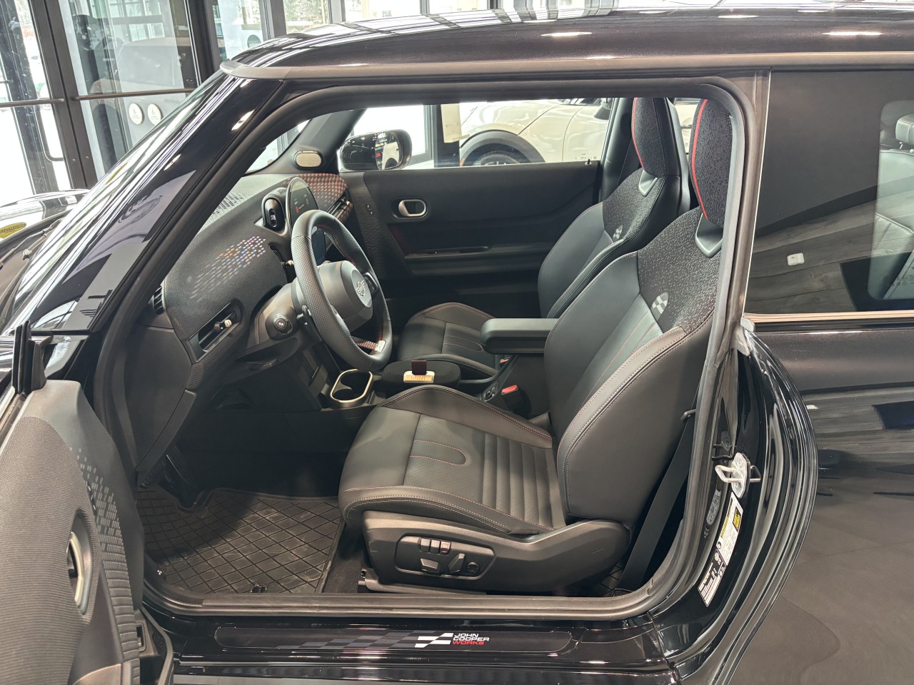 2025 MINI John Cooper Works - Image 10