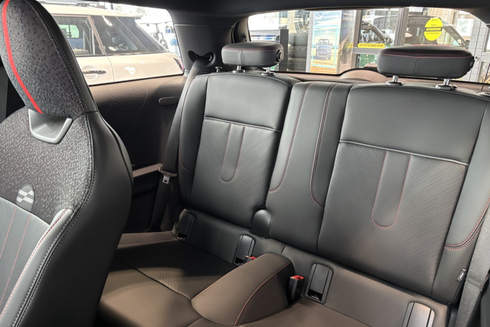 2025 MINI John Cooper Works - Image 11