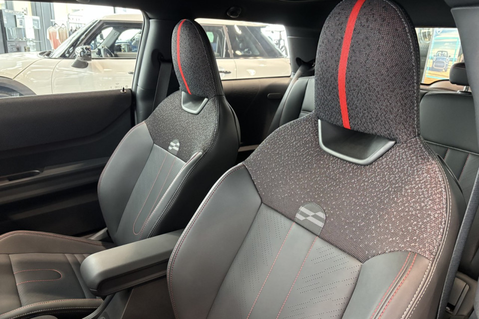 2025 MINI John Cooper Works - Image 12