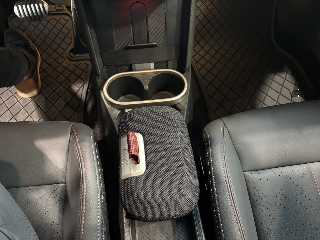 2025 MINI John Cooper Works - Image 17