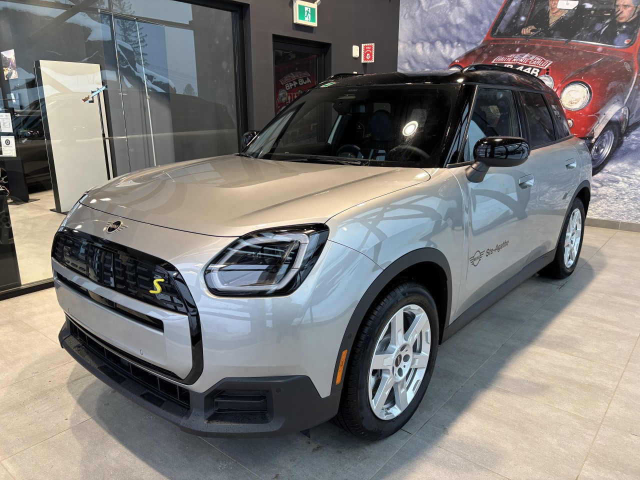 2025 MINI Countryman - Image 1