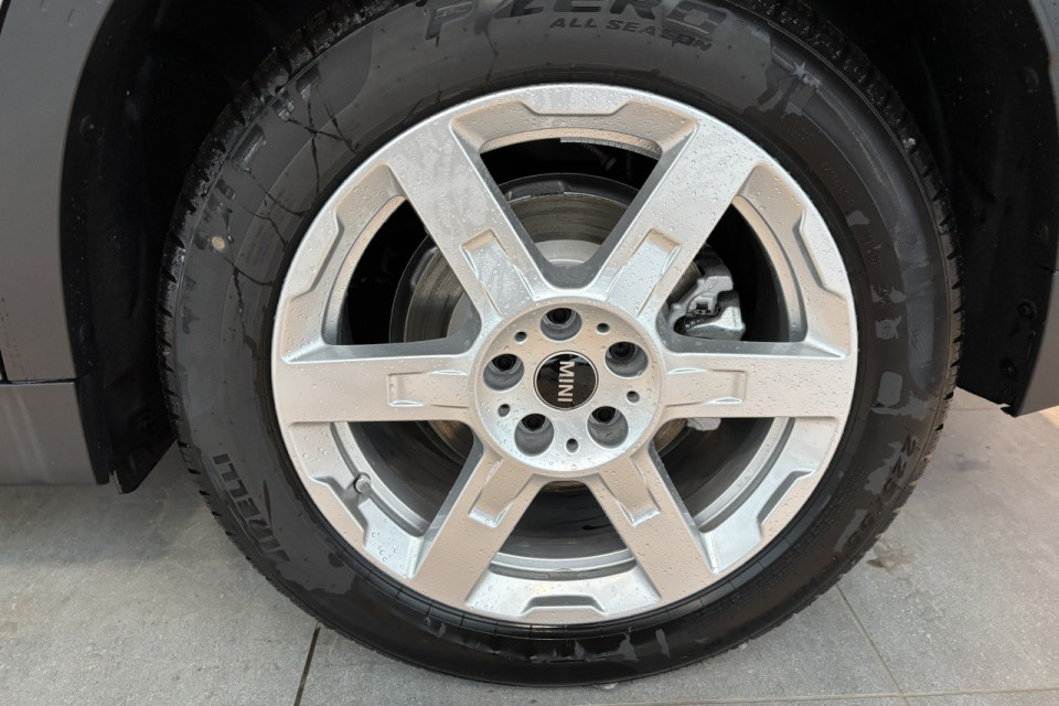 2025 MINI Countryman - Image 3