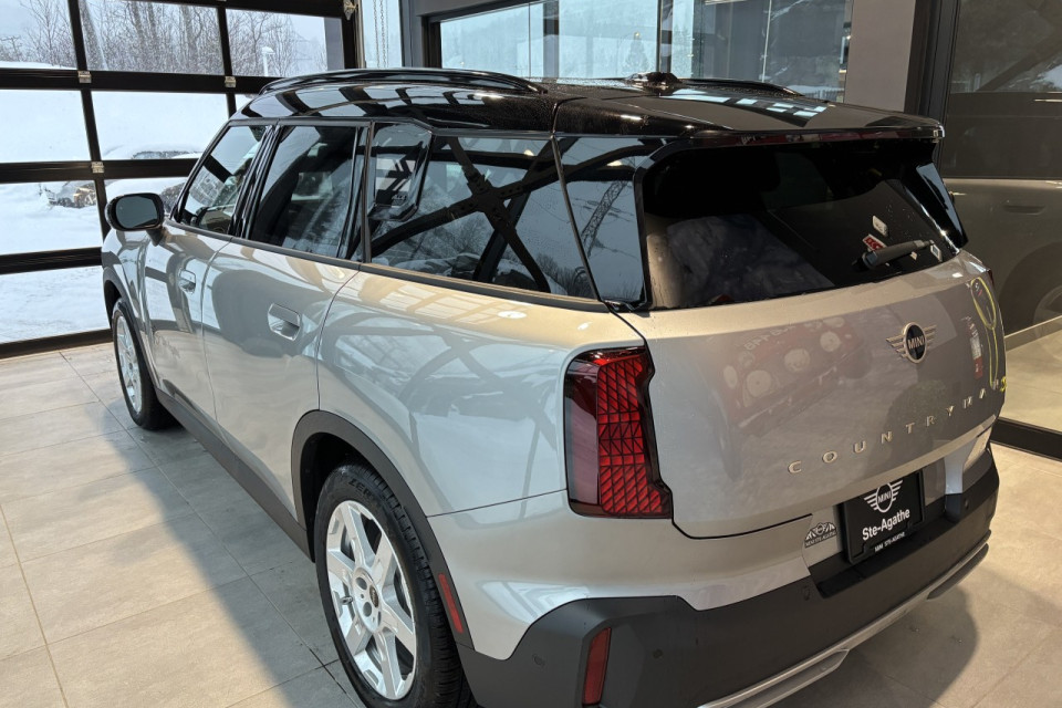 2025 MINI Countryman - Image 4