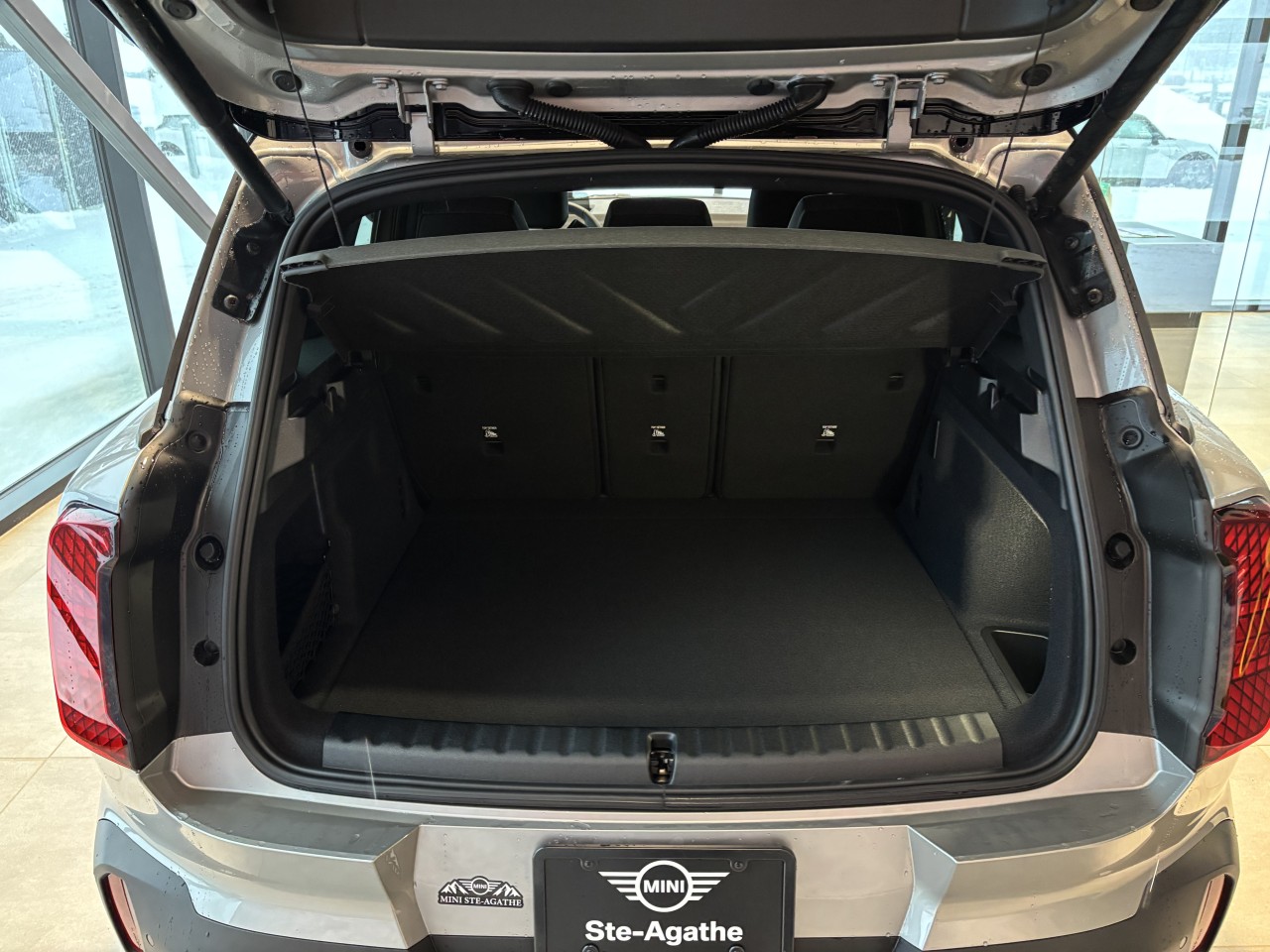 2025 MINI Countryman - Image 6