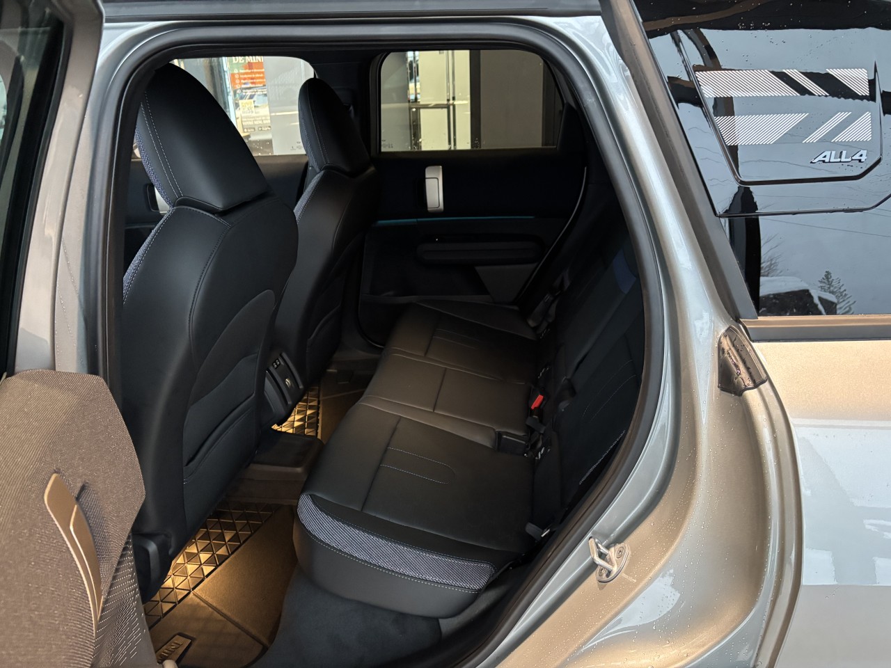 2025 MINI Countryman - Image 13