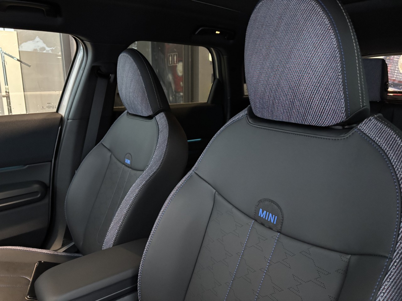 2025 MINI Countryman - Image 14