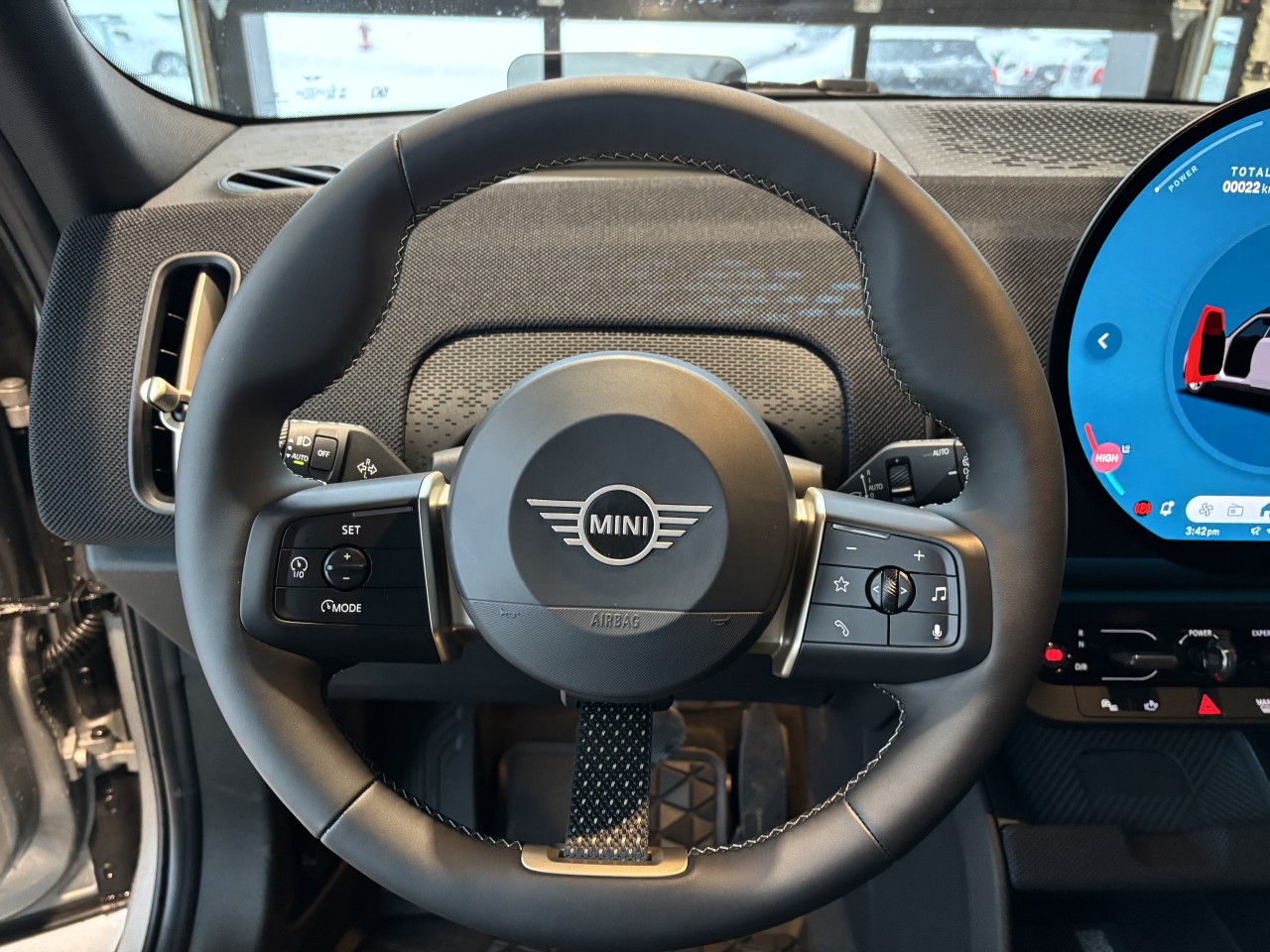 2025 MINI Countryman - Image 16