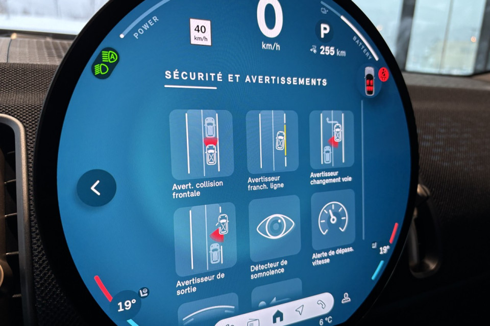 2025 MINI Countryman - Image 20