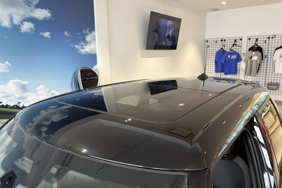 2026 MINI 5 Door - Image 2