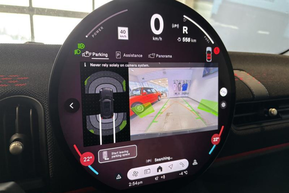 2026 MINI 5 Door - Image 3