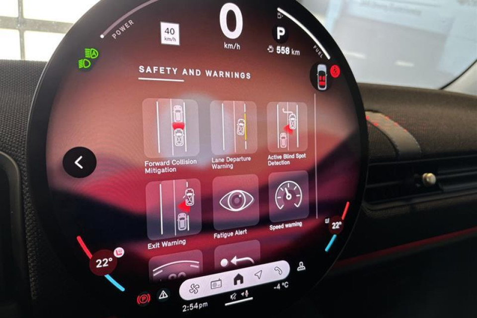 2026 MINI 5 Door - Image 5