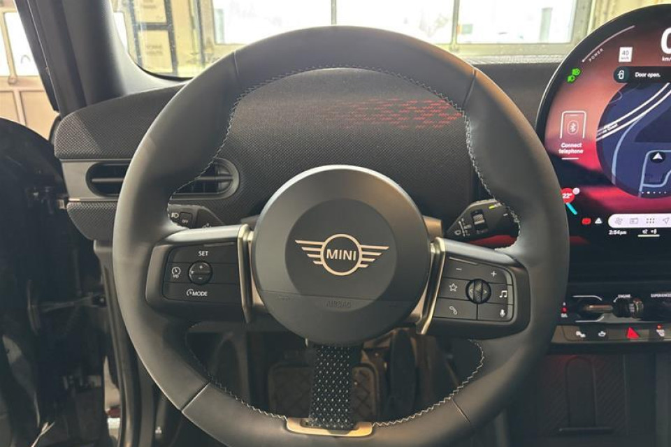 2026 MINI 5 Door - Image 7