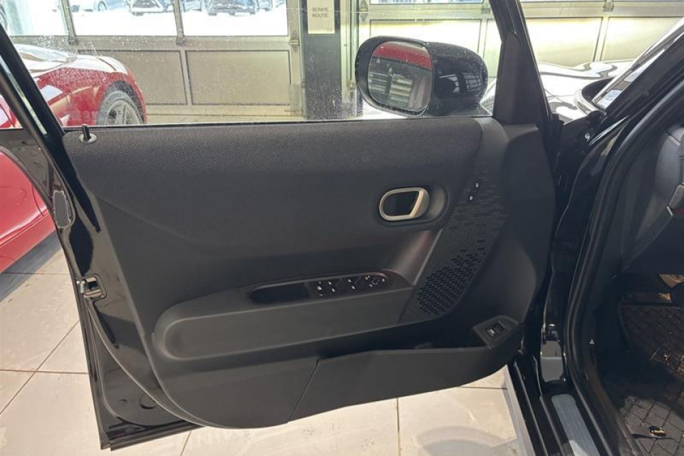 2026 MINI 5 Door - Image 9