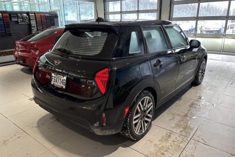 2026 MINI 5 Door - Image 13