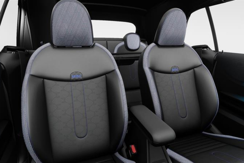 2026 MINI Convertible - Image 10