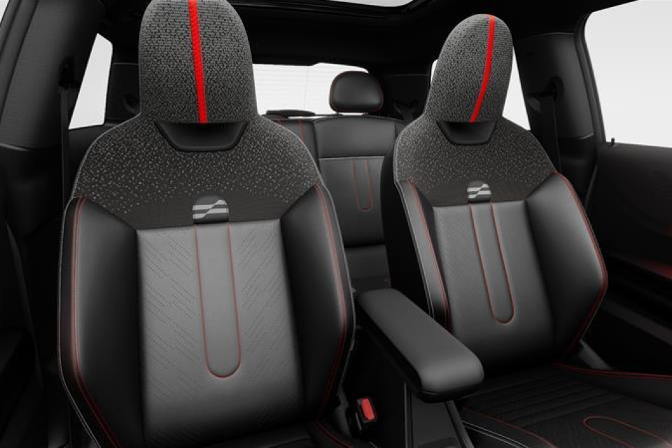 2026 MINI 3 Door - Image 3