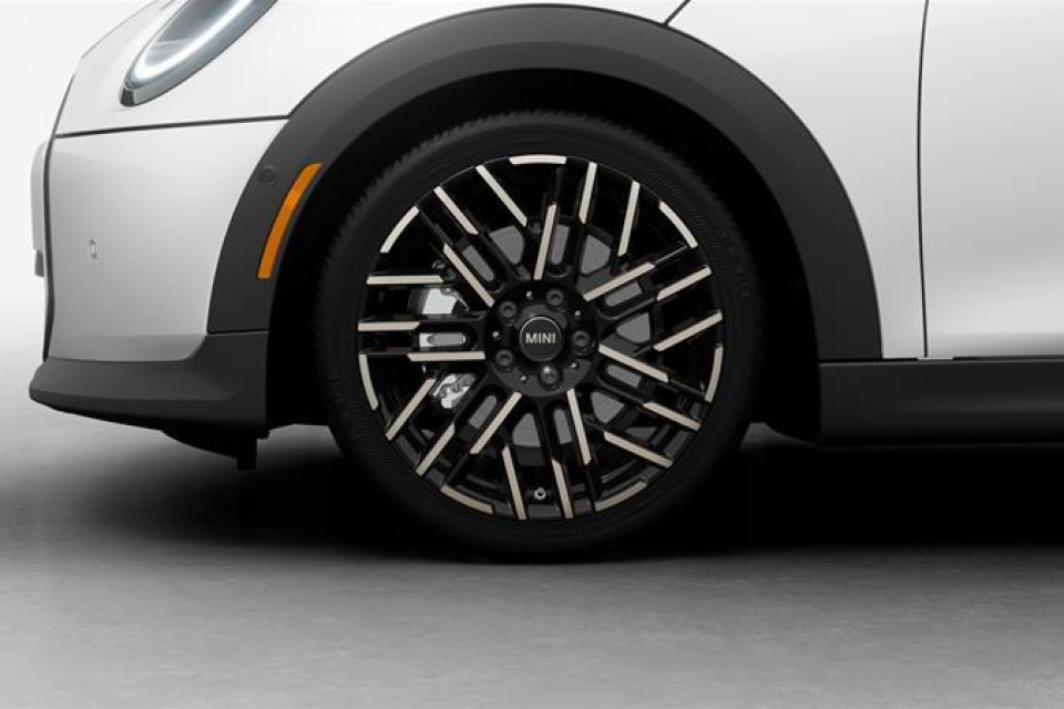 2026 MINI 5 Door - Image 7