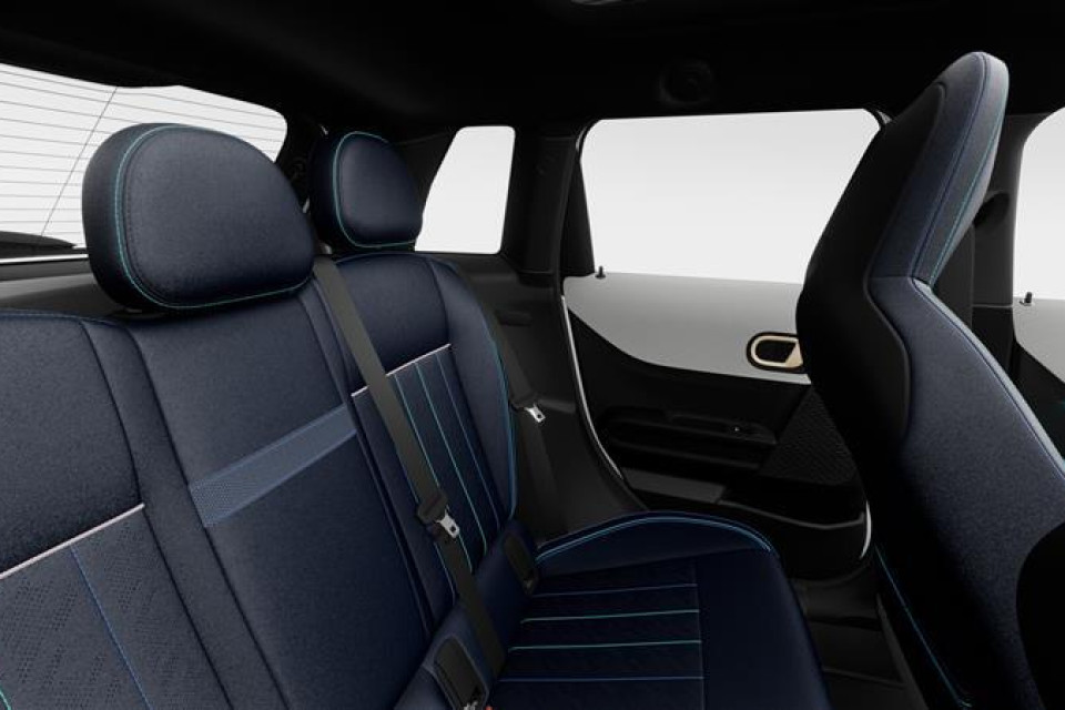 2026 MINI 5 Door - Image 11