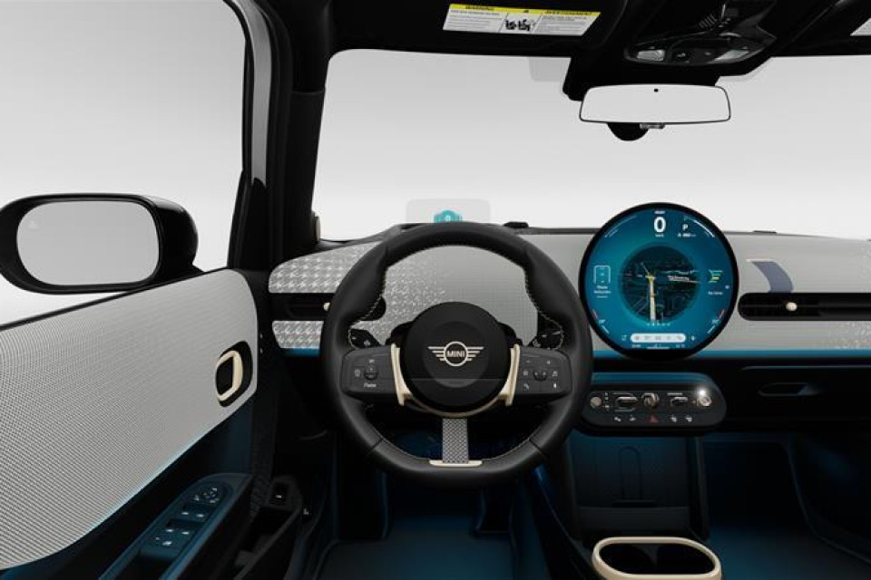 2026 MINI 5 Door - Image 13