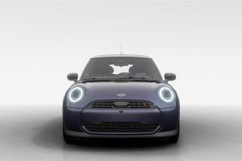 2026 MINI 3 Door - Image 3