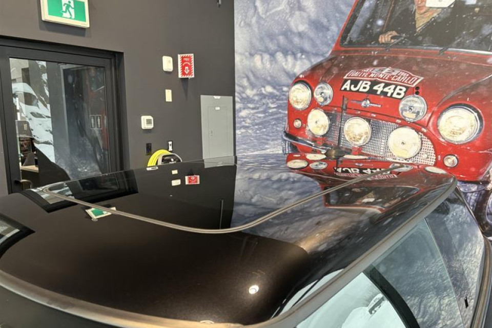 2026 MINI 3 Door - Image 9